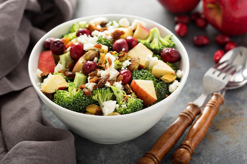 Salada de brócolos, aipo e maçã
